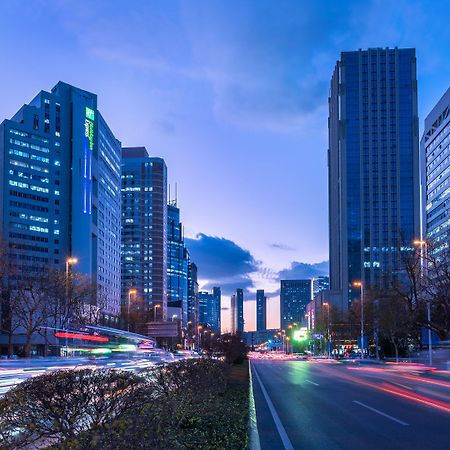 Holiday Inn Express Qingdao City Center By Ihg Екстер'єр фото