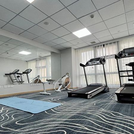 Holiday Inn Express Qingdao City Center By Ihg Екстер'єр фото