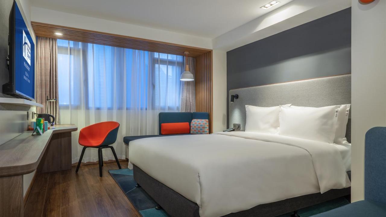 Holiday Inn Express Qingdao City Center By Ihg Екстер'єр фото