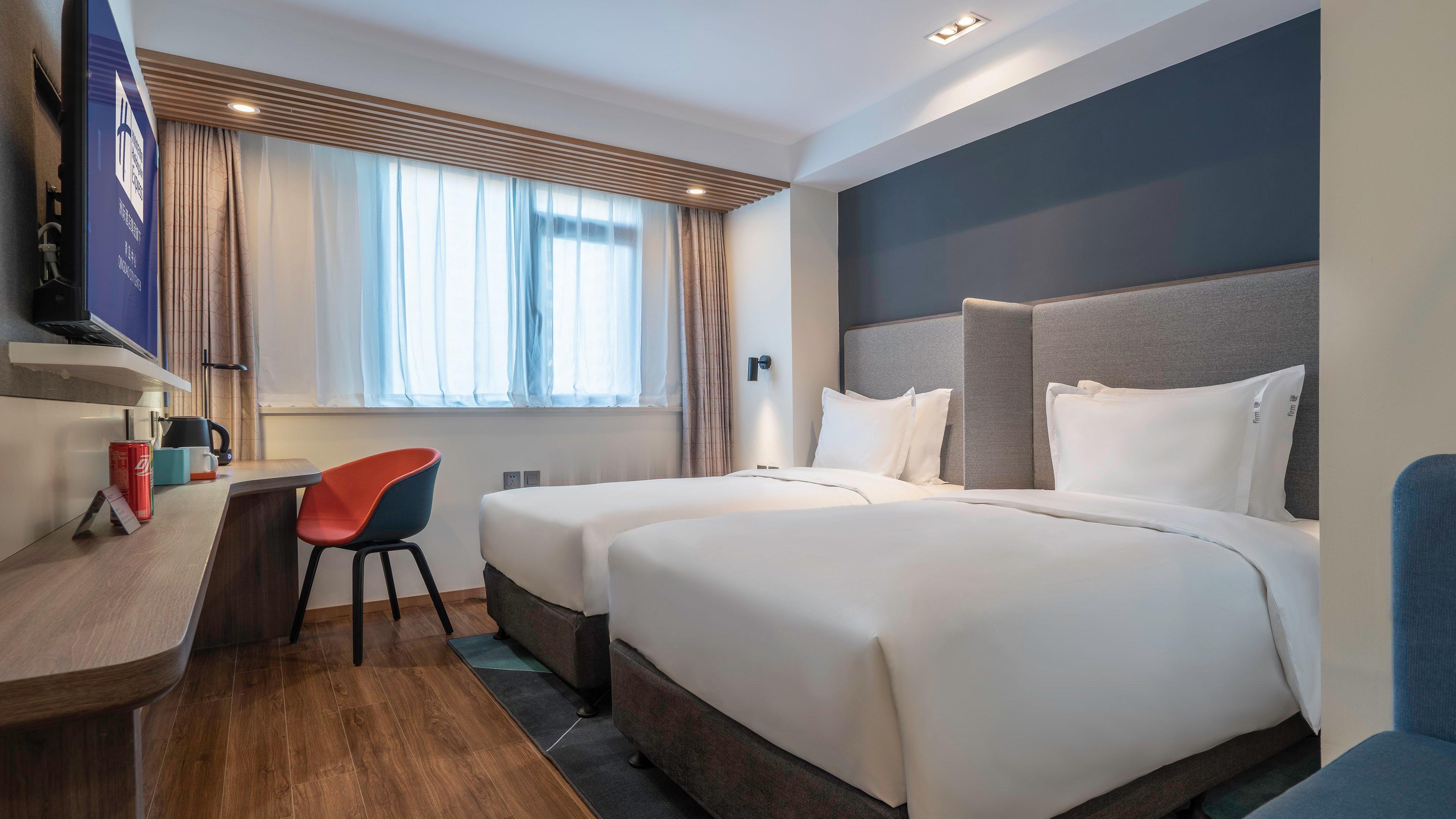 Holiday Inn Express Qingdao City Center By Ihg Екстер'єр фото