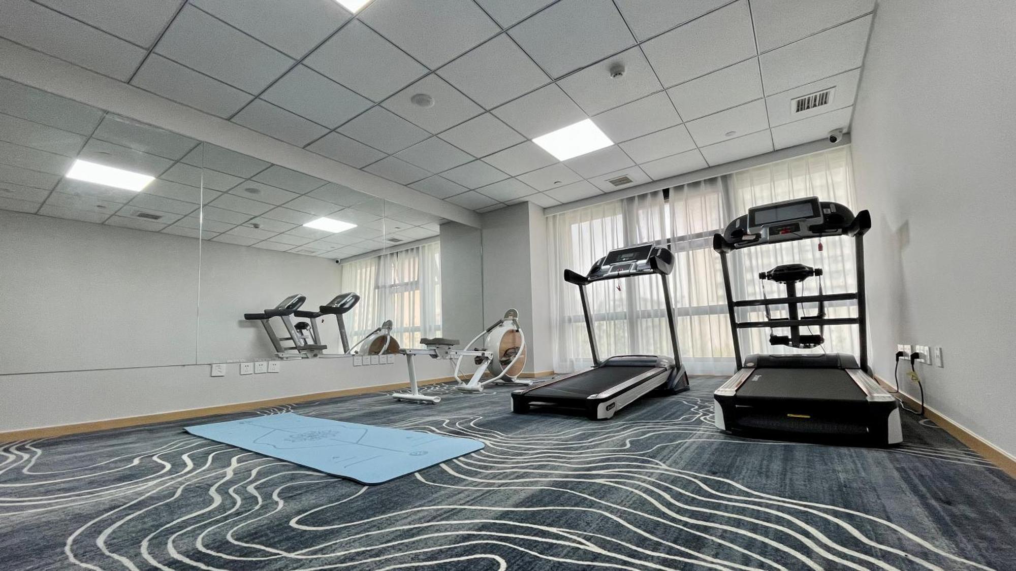 Holiday Inn Express Qingdao City Center By Ihg Екстер'єр фото