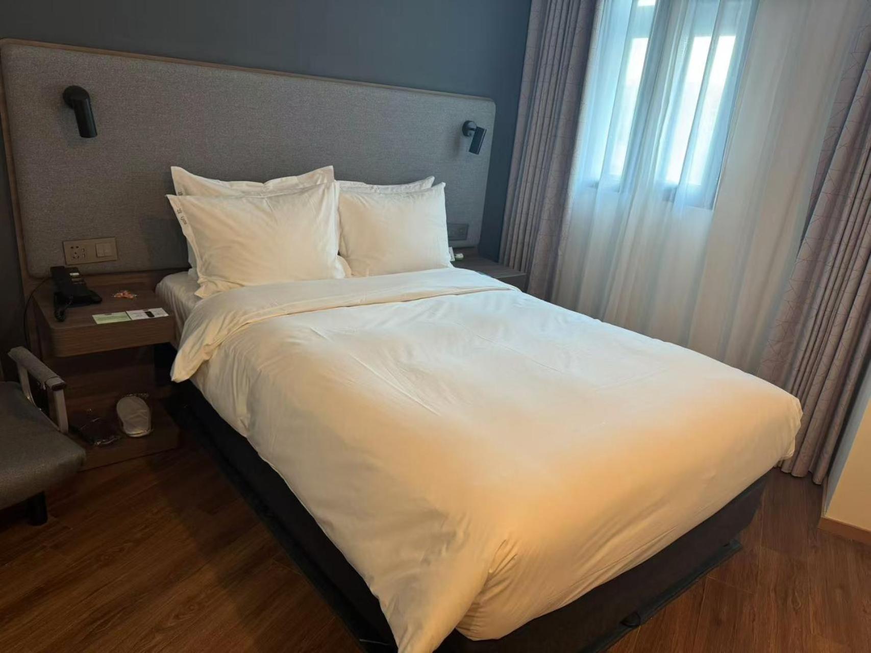 Holiday Inn Express Qingdao City Center By Ihg Екстер'єр фото